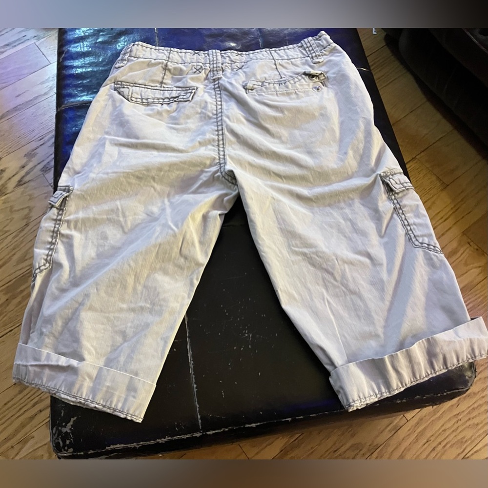 Men’s long cargo shorts size 33
